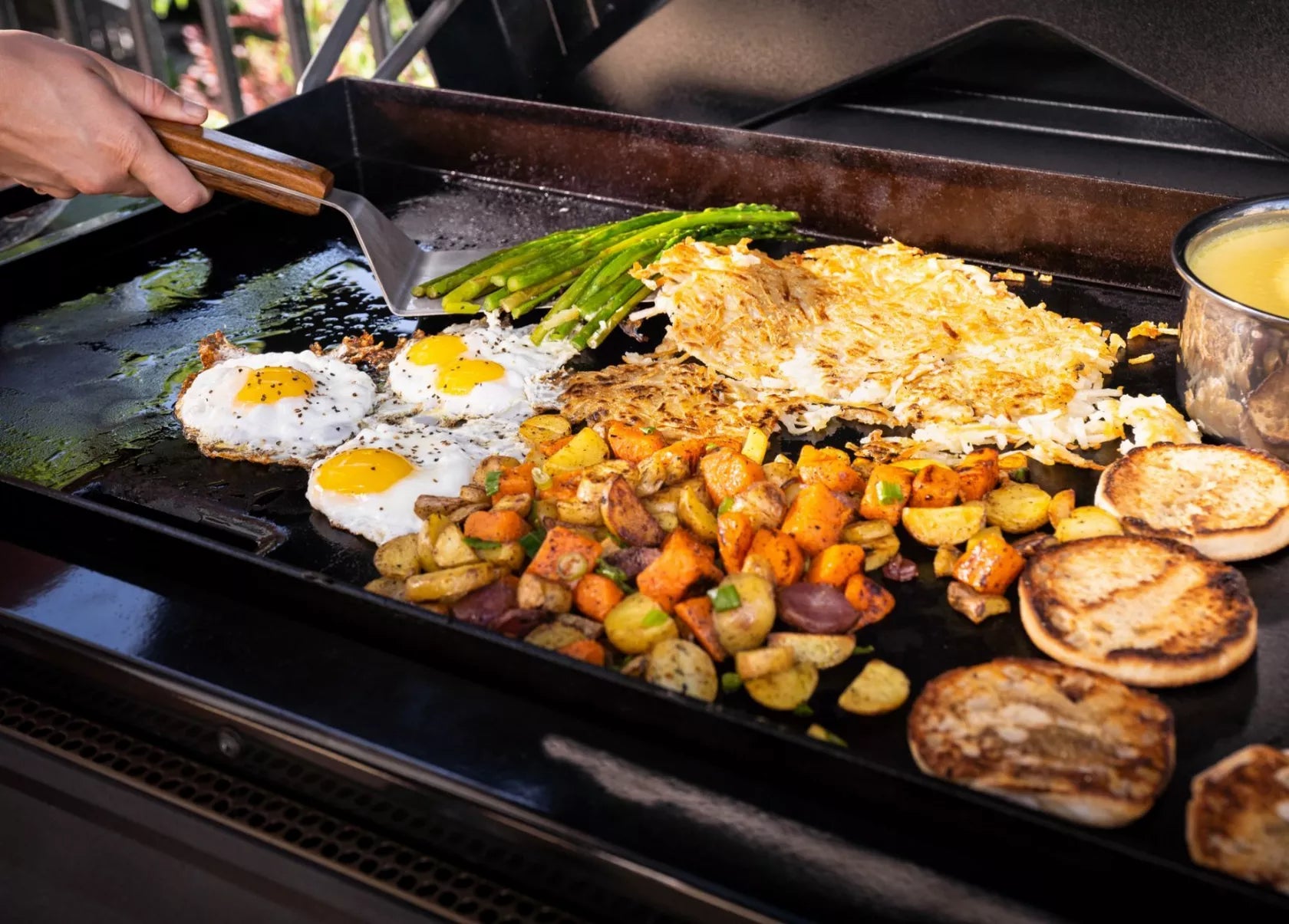 How to Use a Griddle for Breakfast: Perfect Pancakes, Bacon, and Eggs